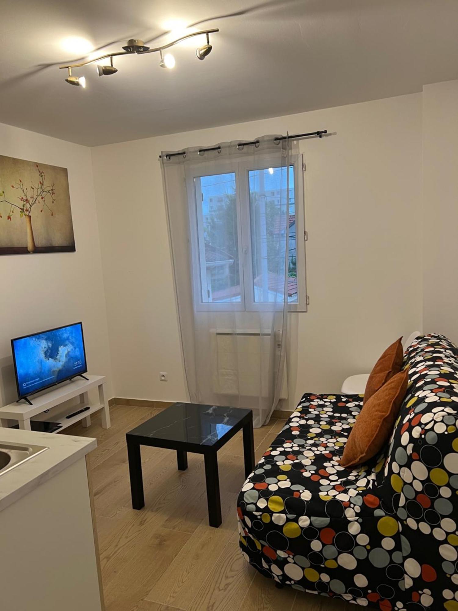 Appartement Lumineux Pres Metro Saint-Denis  Exteriér fotografie